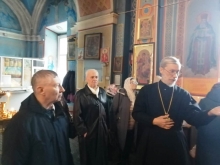 Священник провёл экскурсию по Казанскому собору для большеулуйцев