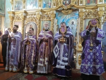 В Великий Четверг отец благочинный освятил икону священномученика Евфимия Горячева 4