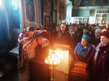 В Великий Четверг отец благочинный освятил икону священномученика Евфимия Горячева 2