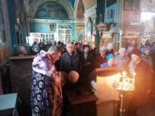 В Великий Четверг отец благочинный освятил икону священномученика Евфимия Горячева 3