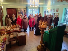 Священник освятил пасхальные куличи и яйца в сёлах Ачинского района 3