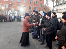 В Ачинске продолжаются отправки призывников на срочную службу. 2