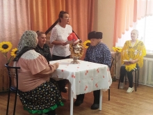 Ачинский священник посетил психоневрологический интернат, расположенный в селе Ястребово 2