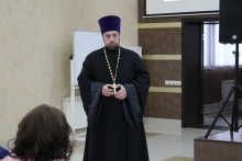 Священник Казанского собора поздравил транспортных полицейских с праздником 2
