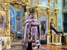 Богослужение в Казанском соборе в Неделю Крестопоклонную 5