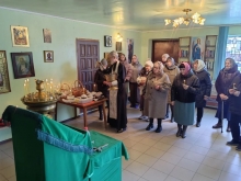 Священник освятил пасхальные куличи и яйца в сёлах Ачинского района 3