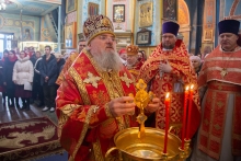 Правящий архиерей совершил Литургию е Казанской соборе 8