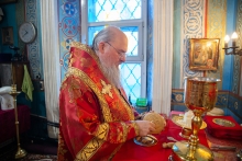 Правящий архиерей совершил Литургию е Казанской соборе 6