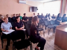 Ачинский священник встретился с полицейскими 3