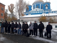 Священник благословил призывников на срочную службу